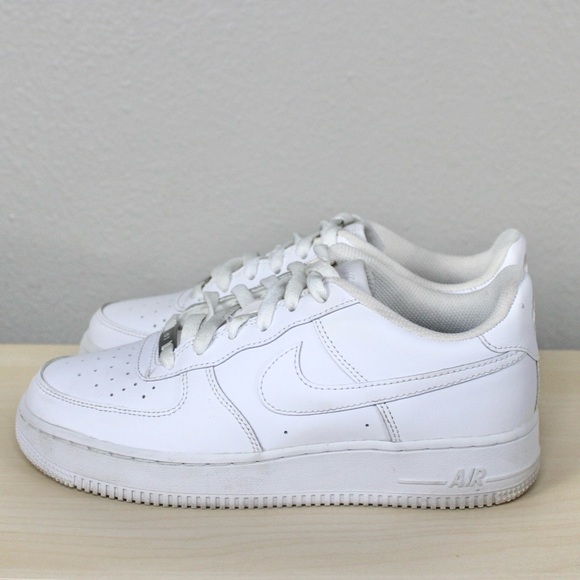 Nike Shoes - Nike Air Force 1 Sneakers Low White